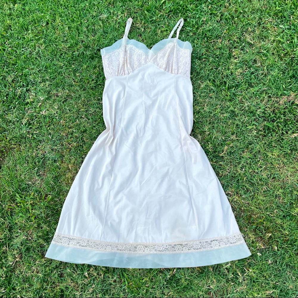 Vintage 50’s Slip ✨